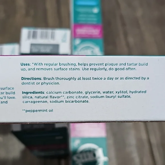 Toms Antiplaque & Whitening Toothpaste - Green - Picture 7 of 7